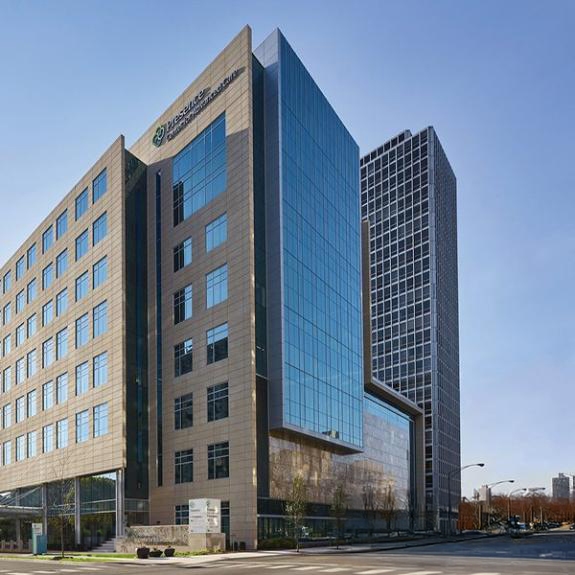 Chicago – Lakeview East Doctors’ Office